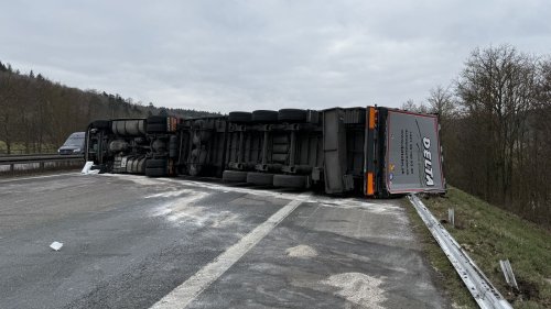 Lkw umgekippt: A6 bei Ansbach voll gesperrt
