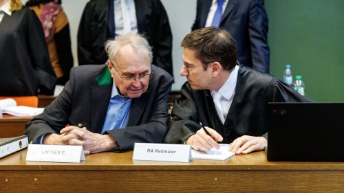 Ex-CSU-Abgeordneter gesteht Weiterleitung von Geldzahlungen
