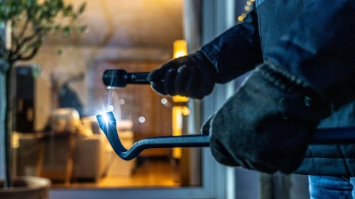 Einbrecher sperren Hausbewohner in Heizungskeller ein