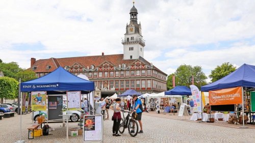 Umweltmarkt lockt auf den Wolfenbütteler Schlossplatz