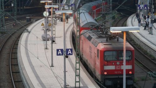Tarifkonflikt bei der Bahn: Reaktion von EVG erwartet