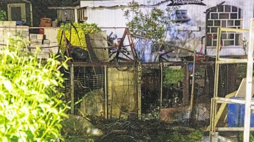 Feuerwehr löscht Brand in Salzgitter: Kompost steht in Flammen
