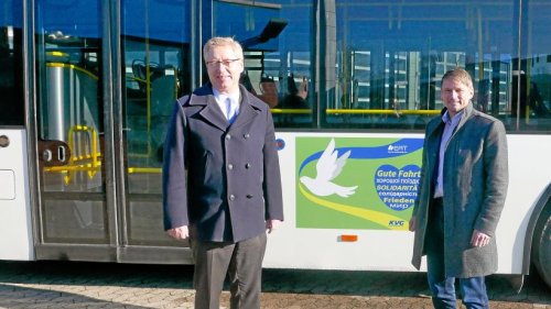 Mitarbeiter fahren Linienbusse von Salzgitter in die Ukraine