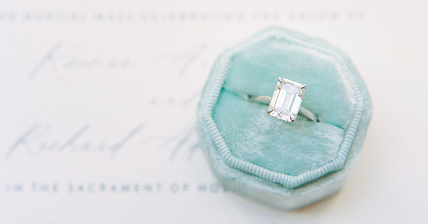 The Ultimate Engagement Ring Guide - cover
