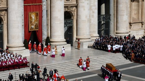 Photos: Pope Francis is laid to rest and mourned around the world