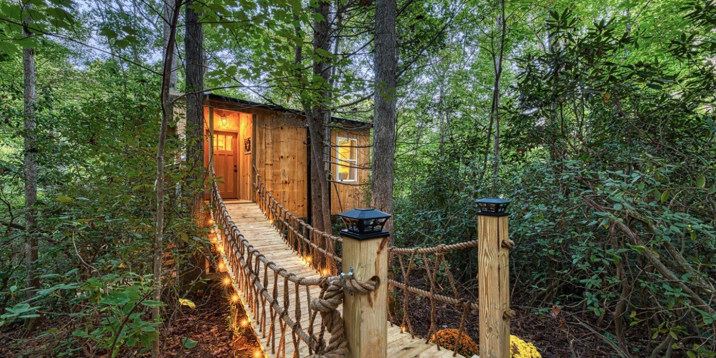12 Dreamy Blue Ridge Mountain Cabins You Can Rent on Airbnb and Vrbo