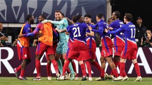 USMNT onto final via stoppage-time own goal, Reyna and Wright
