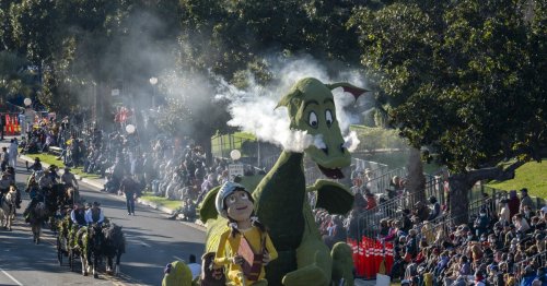 ‘It’s nice being back’: Rose Parade returns to smaller but enthusiastic crowd amid Omicron surge