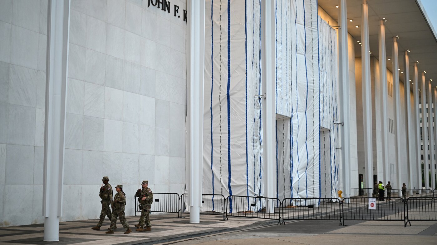 Appeals court denies Trump's request to halt removal of his name from the Kennedy Center