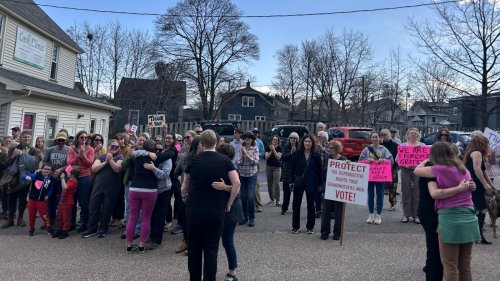 Why so many clinics that provide abortion are closing, even where it's still legal