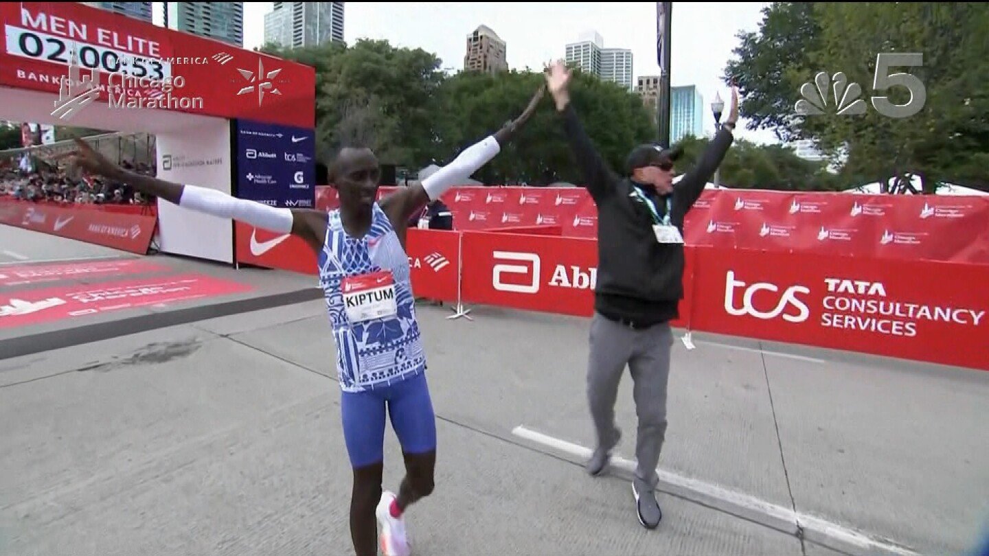 Kelvin Kiptum breaks marathon world record at Chicago Marathon, nears 2-hour barrier