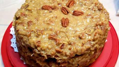Aunt Mary’s German chocolate cake and sweet Thanksgiving memories