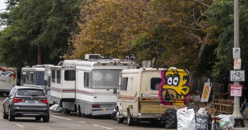 Los Angeles lifts moratorium on towing RVs, pledges to move problem campers
