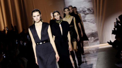 Rammstein bei der Fashion Week: Warum Moderedakteurin Hannah bei diesem Defilee Schmerzen hat