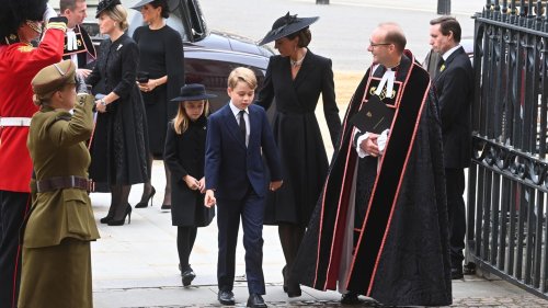 Prinz George + Prinzessin Charlotte: Tapferer Auftritt bei der Trauerfeier der Queen