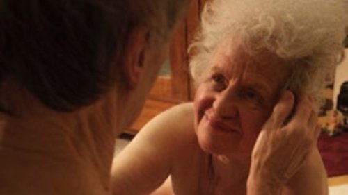 Nila ist 88 und sagt: "Ich liebe meinen Körper immer noch – und mein Mann auch"