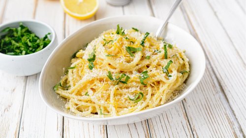 Schön leicht + blitzschnell fertig: Diese fruchtigen Spaghetti al limone schmecken nach Sommer