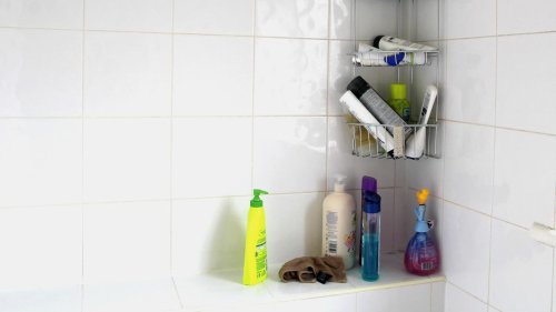 7 Dinge, die du jetzt aus deinem Bad schmeißen solltest