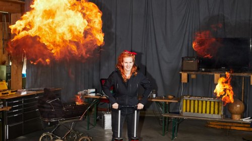 Mebel Hummig: So lebt es sich als Pyrotechnikerin