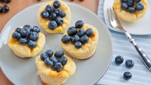 Blitzschnell zubereitet: Diese einfachen Cheesecake-Muffins sind köstlich UND gesund