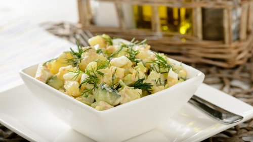 Grillmitbringsel: Dieser 7-Tassen-Salat ist die perfekte Beilage