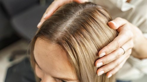 Mit diesen Tricks kannst du dir den Friseurbesuch in die Haare schmieren!