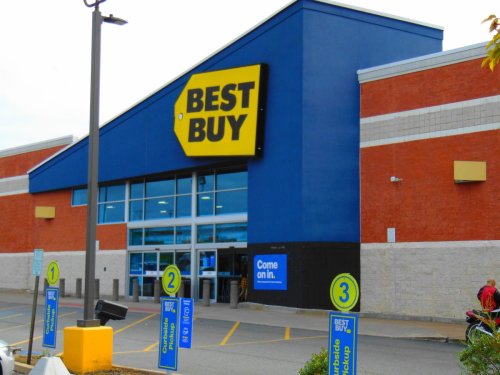 4 adults, 2 teens charged in Black Friday mass thefts at Twin Cities Best Buys