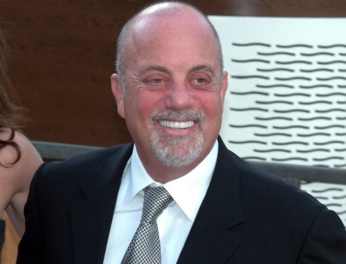 CBS to re-air Billy Joel concert after switching to news during 'Piano Man'
