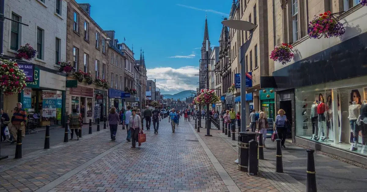 High street clothing store returns to the UK's high street after five years | Bristol Live