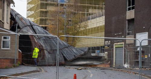 Storm Arwen tears down part of Bristol building