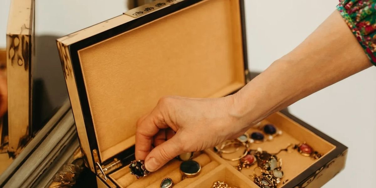10 Easy Thrifted Gift Ideas That Will Mean Way More Than A Gift Card