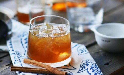 10 Cocktails to Shake Up at Your Thanksgiving Celebration