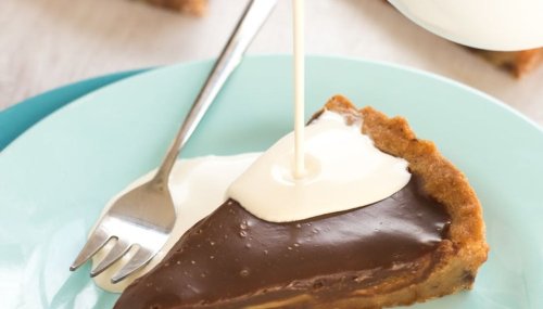 This 5-Ingredient Chocolate Cookie Butter Pie Recipe Will Satisfy Your Biggest Chocolate Craving