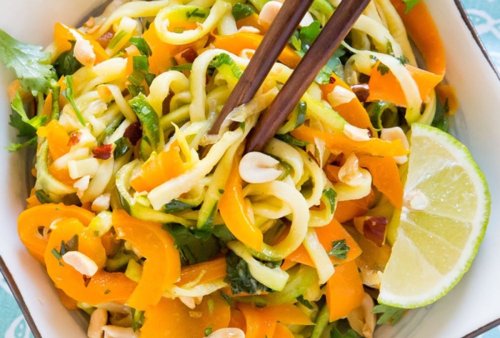 A Crowd Favorite: Colorful Zoodle Pad Thai Recipe