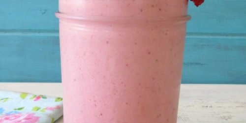 10 Smoothie Recipes That Won’t Pack On the Pounds