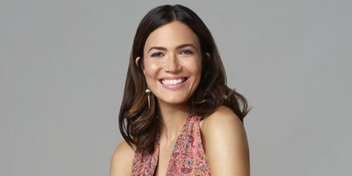 Mandy Moore Turned Down WAITRESS on Broadway; Jokes About Jukebox Musical
