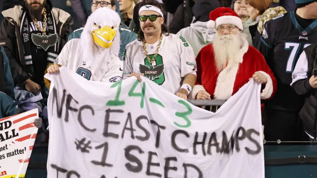 Eagles fans find parking loophole to tailgate for 12 hours