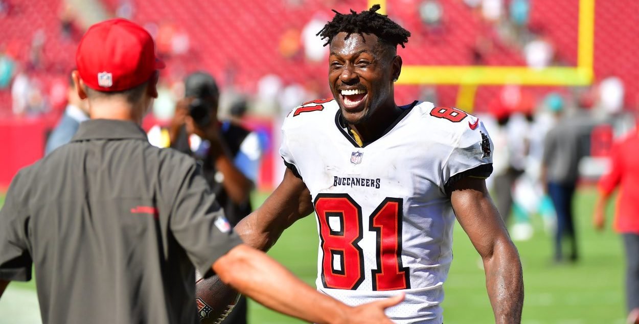 Antonio Brown Trolls The Buccaneers On Twitter For Losing To The Rams