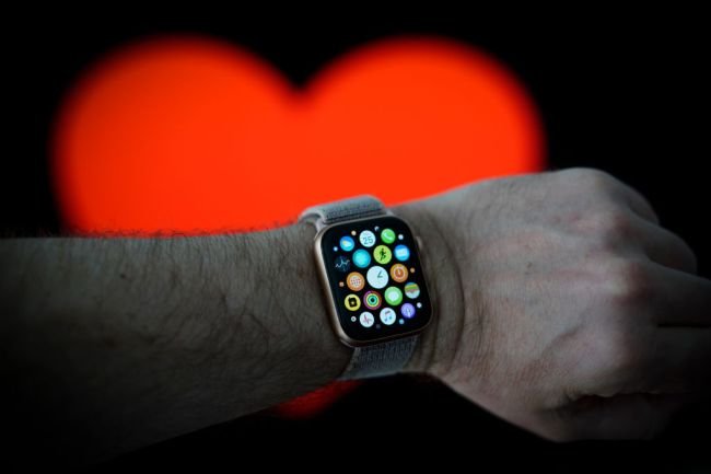 How To Control Your Apple Watch Using Only Hand Gestures With Assistive Touch