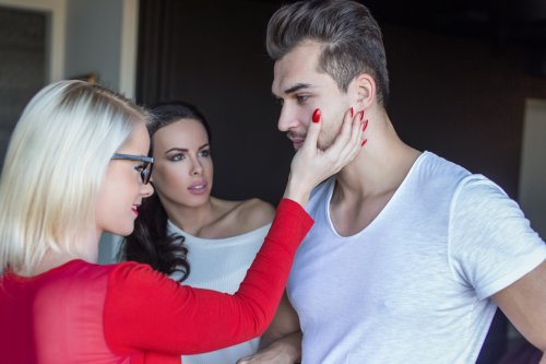 Study Reveals Techniques Women Use When Competitively Flirting Against Other Women