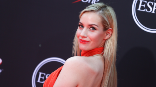 Paige Spiranac Goes Viral Demonstrating How To Hit A Draw In Latest ...