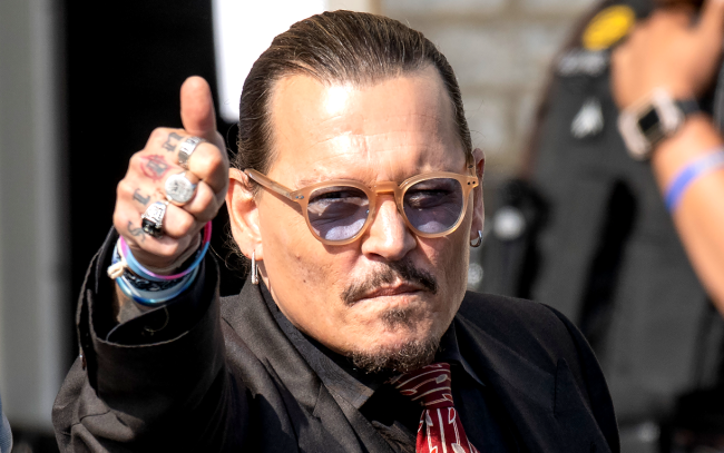 Internet Reacts To Fans Spending Up To $30,000 To Be At The Johnny Depp, Amber Heard Trial