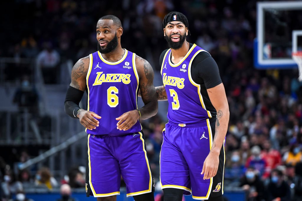 Gambler Makes Suspicious $500k Bet On Kings/Lakers Game Hours Before LeBron James Was Ruled Out With Covid