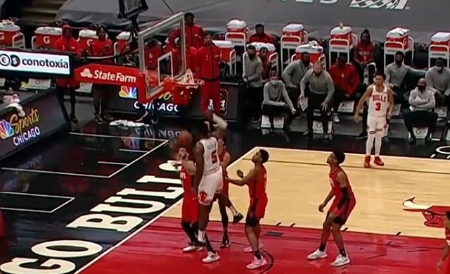 Chicago Bulls Announcer Makes Wildly Inappropriate Comment After Poster Dunk