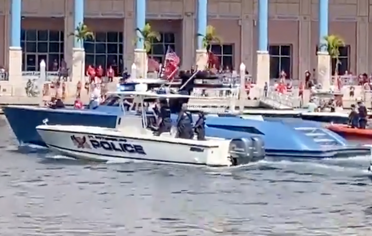Tom Brady Flexes On His $2 Million Boat At Tampa Bay's Floating Super Bowl Parade
