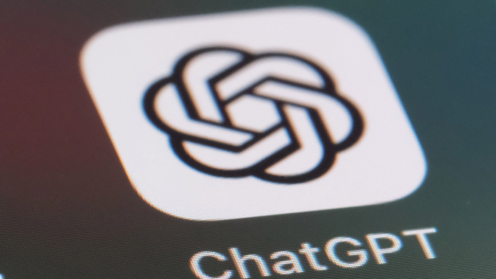 Guy Uses AI Chatbot To Talk To 5,000 Women On Tinder, Ends Up Meeting His Wife
