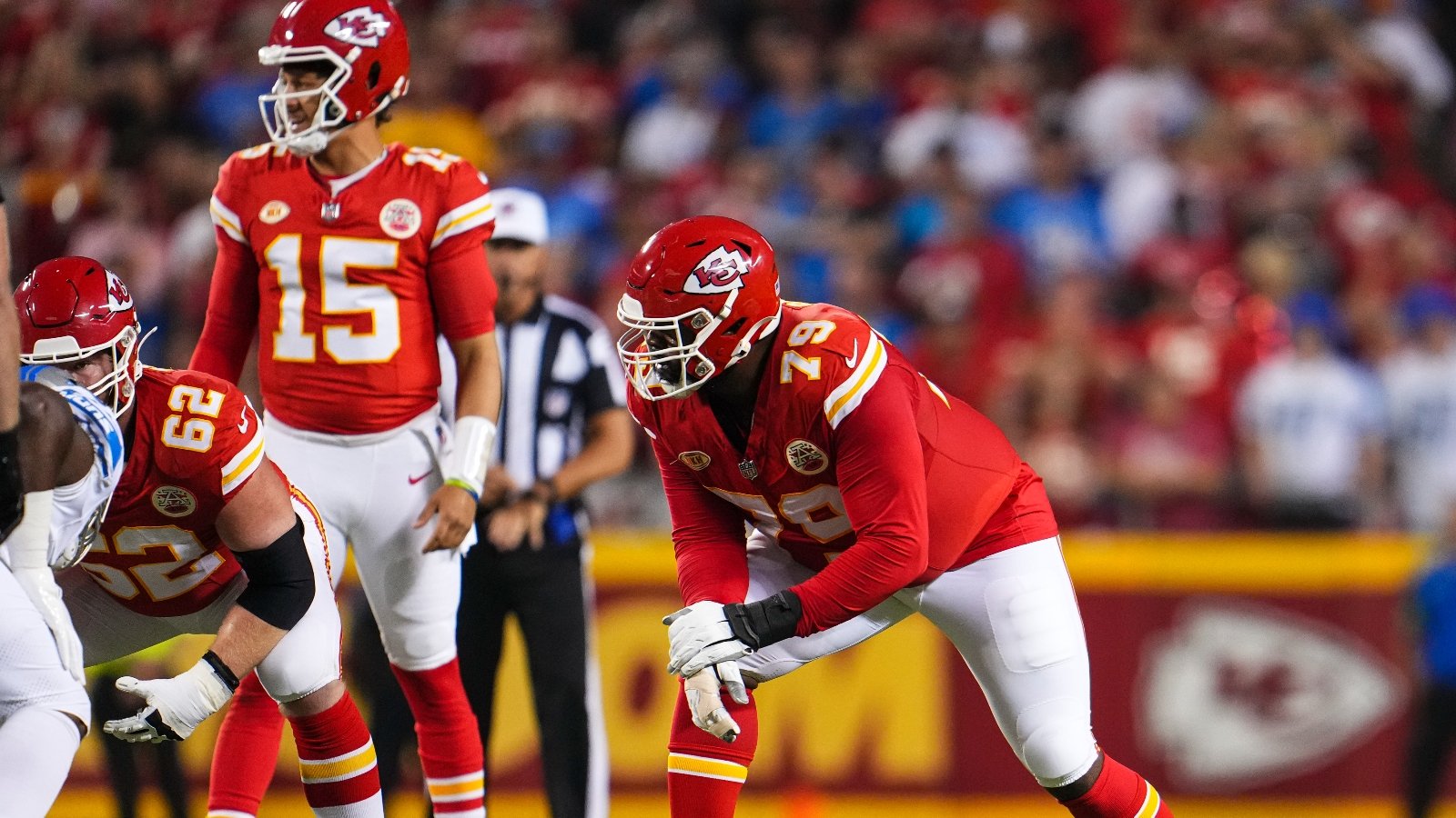 Brittany Mahomes debuts 'cute new hairstyle' on Chiefs sideline as NFL fans  gasp 'the way he looks at you