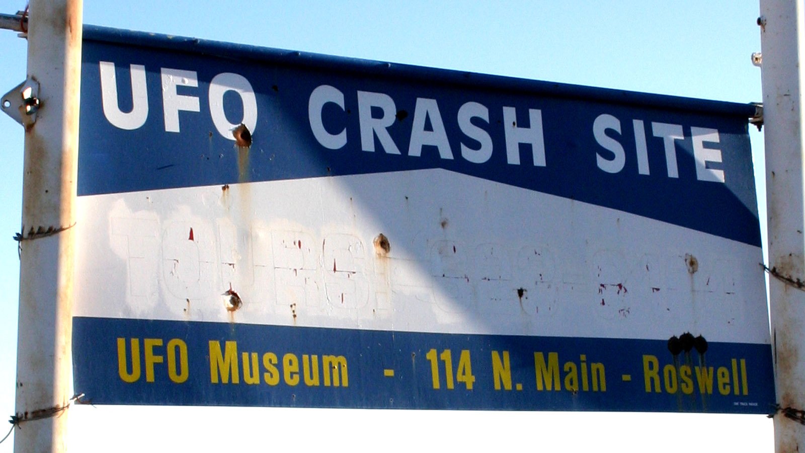 New Witness Reports Seeing Military Images Of UFO, Alien Body From Roswell Crash Site