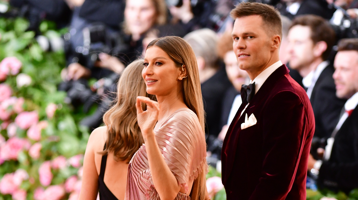 Antonio Brown Posts Wild Pic of Him and Tom Brady's Wife Gisele