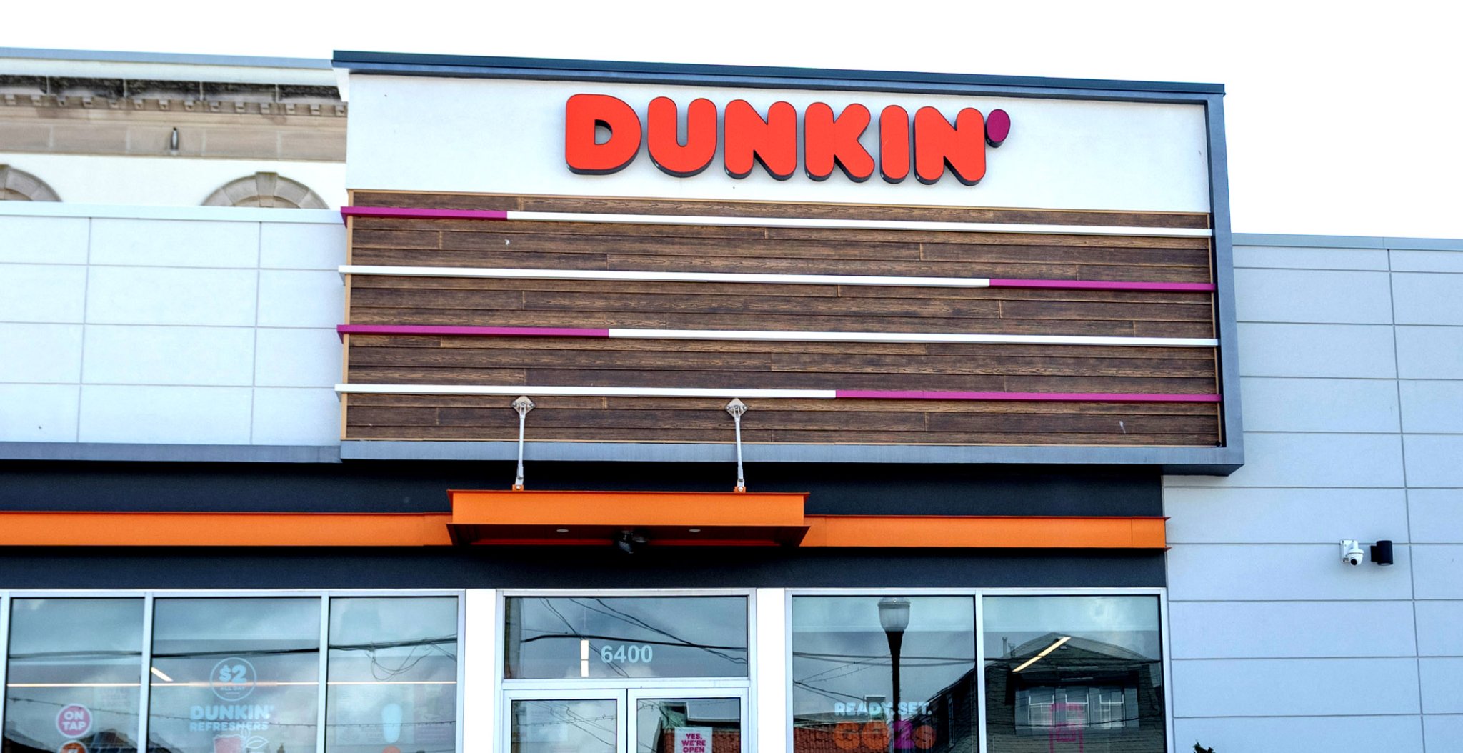 Woman Leaves Dunkin' Employees Baffled By Loudly Arguing That A Dozen Donuts Means 50